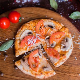 Міні піца з грибами (15см/145г)