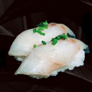 75. Niguiri de Lubina. 2 piezas 