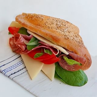 Джоб пилешко роле и кашкавал (300гр)