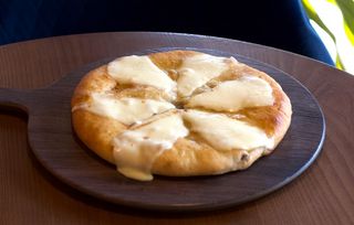 Хачапурі Фіджин з м'ясом по-Королівськи (570г)