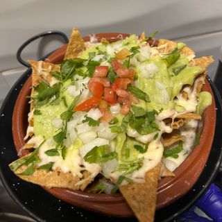 Totopos queso y guacamole 