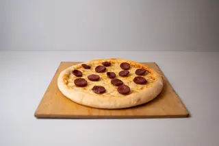 Pizza z kiełbasą turecką
