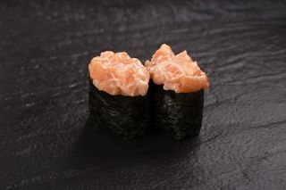 Гункан Спайсі лосось