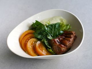 Салат з індичкою та соусом карі-ранч (270г)