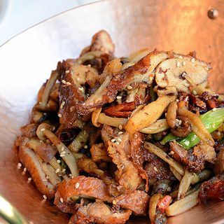 Olla De Pato Y Setas Picante