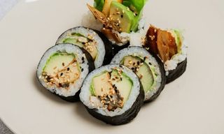 Futomaki węgorz opalany  -6 szt-