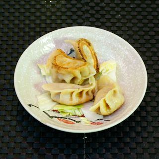 3. Ravioli alla griglia con verdure e maiale - 5 pezzi