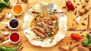 Ryż jaśminowy z warzywami i tofu w sosie słodko-ostrym