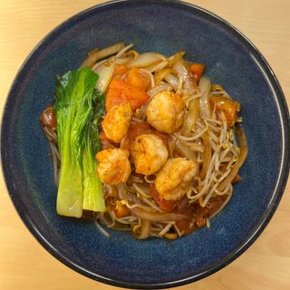 Noodles Saltati con Gamberi