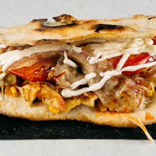 Piletina sir panceta u pizza tijestu