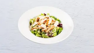 Salata cesar s piletinom