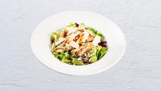 Salata cesar s piletinom