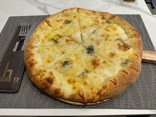 Pizza 4 fromages