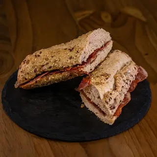 Bocadillo semillado De Lomo Ibérico