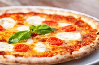 Menù pizza con bevanda