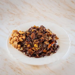 S11 - Svinjetina sa indijskim orahom