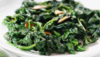 Spinaci aglio, olio, peperoncino
