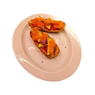 Tostada Salmón, Tomate y Aguacate (Pan Cristal o Pan Semillas)