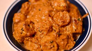 Chicken seekh kabab curry