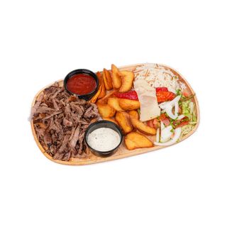 Kebab na talerzu z mięsem baranio-wołowym