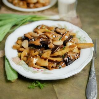 Bambú Y Setas Chinas Salteadas