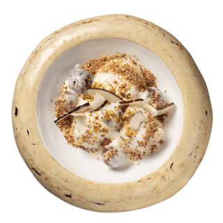 Сирники з кокосовим соусом та фісташками (320 г)