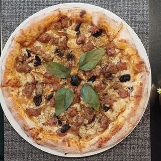 Pizza Regina