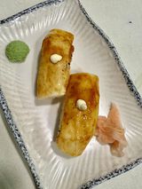 Nigiri pez mantequilla flameado (2 pzs.)
