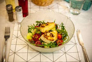 Grill Camembert Salad