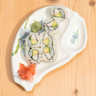 Uramaki Aguacate Con Cangrejo (6 Uds.)