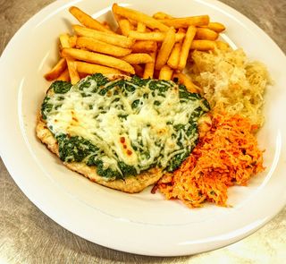 Grillowana pierś ze szpinakiem i serem