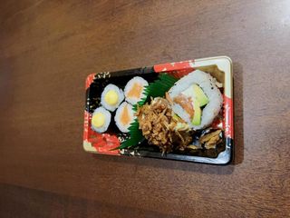 70. Sushi box - 6 pezzi