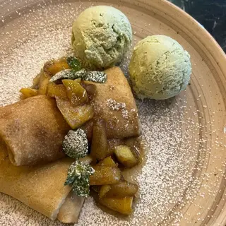 Pancakes with apple and cinnamon