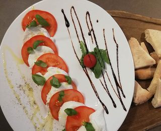 Caprese salata