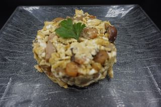 Tapa De Ous Remenats Amb Boletus I Gambes