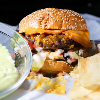 MOSTAZA DULCE SPLASH BURGER con PATATAS FRITAS