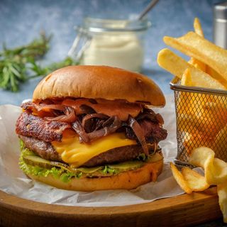 ДВОЕН ЧИЙЗБУРГЕР