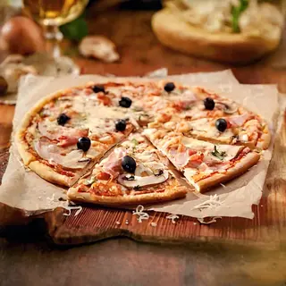 Pizza Reine.
