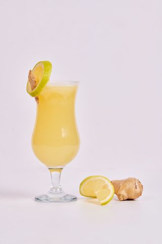 JUS DE CITRON AU GINGEMBRE FRAIS