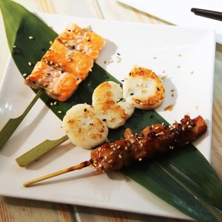 114- YAKITORI POLLO  (2 PCS)  D