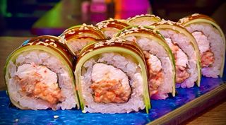 Ролл Спайсі Печений Лосось