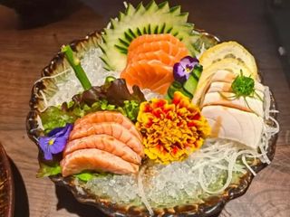W2 Sashimi Misto Braseado (12Pcs)