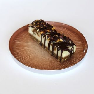 Чийзкейк Сникърс