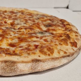 Pizza 4 Quesos (Mediana)