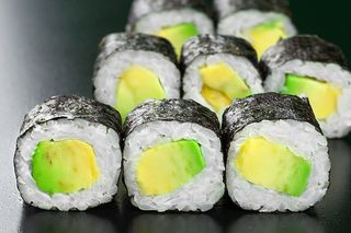 Авокадо макі (110г)