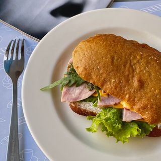 Чіабата з шинкою  (220г) 