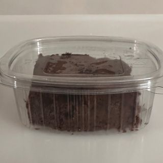 Pastel de chocolate y salsa toffee