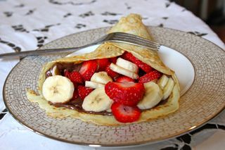 Млинці з міксом фруктів і нутеллою (290г)