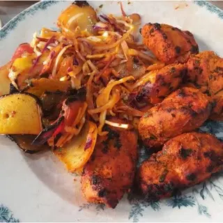 Chicken Tikka Shashlik + pan/ naan + salsa curry 