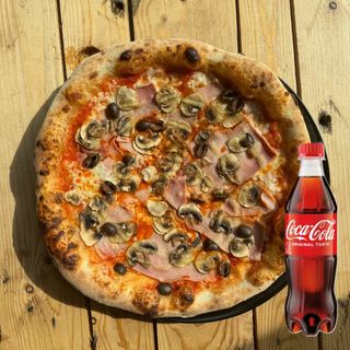 Pizza Capricciosa (ok. 32 cm) + Coca-Cola 850ml